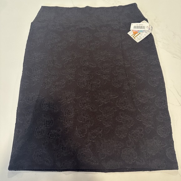 Lularoe Cassie Skirt XL Black NWT Floral Print LR134 - Picture 1 of 5